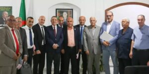 مرّاد يشرف على اجتماع تنسيقي مع عدد من الأحزاب الداعمة للمترشح الحر السيد عبد المجيد تبون