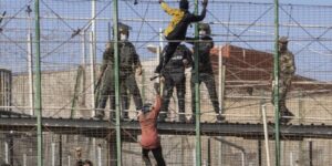 صحيفة إسبانية : المغرب يستخدم استراتيجية اختلاق الأزمات للضغط على بعض الدول