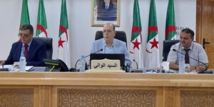 اجتماع تنسيقي حول مشروع منفذ الطريق السيار ببجاية