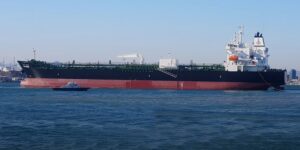 تطبيقا لأمر رئيس الجمهورية.. الشروع في شحن أول حمولة من الفيول إلى لبنان