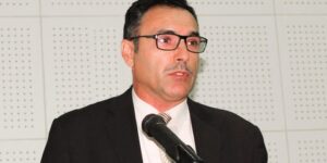 الكاتب الجزائري مولود عويمر: منذ بداية طوفان الأقصى عقارب ساعتنا مضبوطة على توقيت غزّة