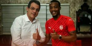 عقب تعاقده مع مهاجم منتخب جنوب إفريقيا.. شباب بلوزداد يحسم صفقة مدوية في الدوري 