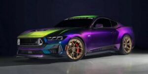 شركة RTR تعيد إحياء طلاء Mystichrome لسيارة فورد موستانج