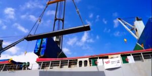 لأول مرة.. تصدير 25 ألف طن من الألواح الحديدية