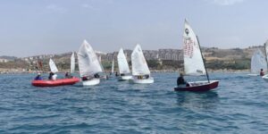 بمشاركة أزيد من 100 رياضي.. انطلاق البطولة الوطنية للشراع بتيازة