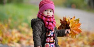 كيف تتعاملين مع صحة طفلك في فصل الخريف؟