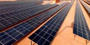 بشار.. الشروع في إنجاز محطة كهروضوئية بقدرة 20 ميغاوات ببني ونيف