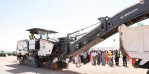 إطلاق مشروع عصرنة الطريق الوطني رقم 52 الرابط بين ولايتي أدرار و إن صالح