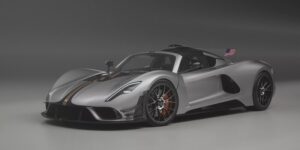 تصبح أقوى سيارة بناقل حركة يدوي على الإطلاق.. هينيسي فينوم F5 M