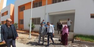 التعجيل بإنهاء المشاريع التربوية وإكمال جدار السند بالحراش