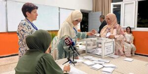 غلق مكاتب الاقتراع والشروع في عملية فرز الأصوات