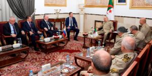 الفريق أول السعيد شنقريحة يستقبل المدير العام للشركة الروسية “روزوبورون إكسبورت”