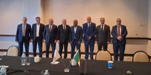 المدير العام لسوناطراك يتحادث مع وزير النفط الليبي