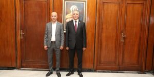 “رئيس المجموعة البرلمانية للثلث الرئاسي يشارك في اجتماع استثنائي حول فلسطين”