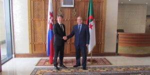 انعقاد الدورة ال1 للمشاورات السياسية الجزائرية-السلوفاكية على مستوى الأمناء العامين لوزارتي خارجية البلدين
