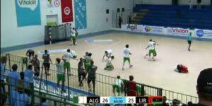 عقب تغلبهم على نظيرهم الليبي  (26 – 25).. أشبال الخضر لكرة اليد يبلغون مونديال 2025