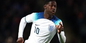 سونيس: ماينو ليس اللاعب المناسب لمان يونايتد حاليًّا