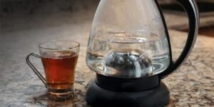 الغلاية الكهربائية.. مميزات في مقابل سلبيات