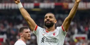 جيمي كاراغر: صلاح يُشبه رونالدو في تحقيق الأرقام القياسية