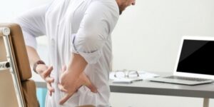 تغييرات بسيطة قد تخفف منها.. نمط الحياة وعلاقته المباشرة بآلام الظهر