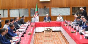 قوجيل وبوغالي يترأسان اجتماعا لمكتبي غرفتي البرلمان.. تعزيز دور ومهام البرلمان الرقابية والتشريعية وتعميق الممارسة الديمقراطية