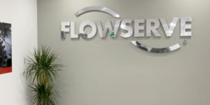 شركة فلاوسرف الأمريكية تعزز حضورها في الجزائر بالتعاون مع سوناطراك