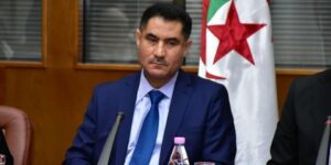 وزير الاتصال يقدم عرضا أمام لجنة المالية والميزانية بالبرلمان