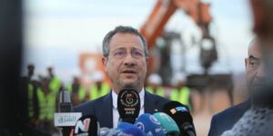 رخروخ يبدي ارتياحه لتقدم أشغال مشروع خط السكة الحديدية بشار-تندوف-غارا جبيلات