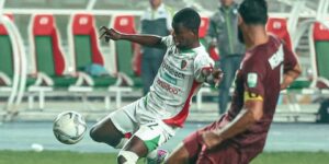 الرابطة المحترفة الأولى لكرة القدم.. صدارة ثنائية ونجم مقرة يدخل شباب بلوزداد العناية المركزة