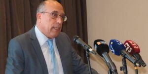 سايحي يشدد على زيادة التمويل لمكافحة داء السرطان في الجزائر وتعزيز السجلات عبر التراب الوطني