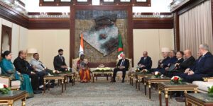 توسعت فيما بعد لتشمل وفدي البلدين.. الرئيس تبون يجري محادثات مع نظيرته الهندية