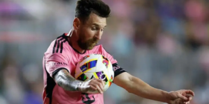 ميسي يعلق على رباعية برشلونة أمام ريال مدريد: يا له من انتصار رائع