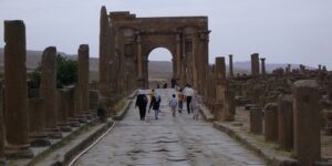 باتنة.. عمليات لتثمين وحماية موقع ومتحف تيمقاد الأثريين