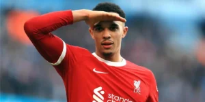 للبقاء في ليفربول.. أرنولد يطالب برفع راتبه