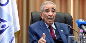 رئيس جمعية قدماء وزارة التسليح يستعرض استراتيجية اتصال الثورة ويؤكد: فرنسا الاستعمارية فشلت في مجابهة النجاحات الكبيرة للإعلام الثوري