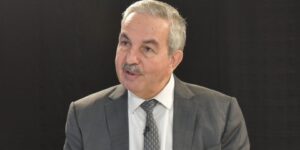 تتويج صالح بلعيد بجائزة مجمع الملك سلمان العالمي