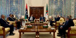 رئيس المجلس الرئاسي الليبي يحل بالجزائر في زيارة رسمية