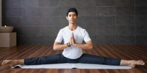 حتى في حالة تلقي التدريبات عبر الأنترنت.. تمارين اليوغا تقلل آلام أسفل الظهر