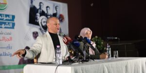 بن قرينة: خطورة الوضع الإقليمي والدولي يفرض على الجميع الوقوف وقفة رجل واحد لحماية الجزائر