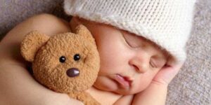 دراسة تفاجئ الأمهات.. النوم المبكر يجعل أمعاء الأطفال أكثر صحة