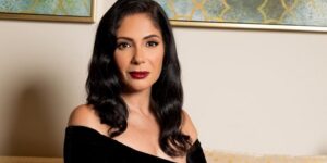 بسبب «الست».. منى زكي في أزمة