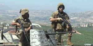 الجيش اللبناني يستعد للانتشار بالجنوب ويصدر توجيهات لسكان القرى الحدودية