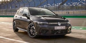 فولكس فاجن جولف GTI وجولف R موديل 2025