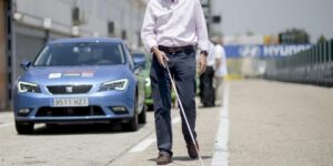 لتجنب العوائق والحفاظ على التوازن.. خبراء يطورون جهازا لتوجيه المكفوفين