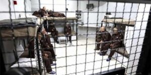 تحذيرات من تصاعد وفيات المعتقلين الفلسطينيين بسجون الاحتلال