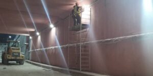 محولات كهربائية داخل مشروع محطة متعددة الأنماط ببئر مراد رايس