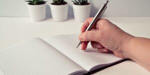 العلم والإيمان.. فَأَمَّا مَنْ أُوتِيَ كِتَابَهُ بِيَمِينِهِ