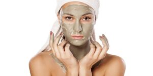 الطين.. لتنقية البشرة وتنظيفها