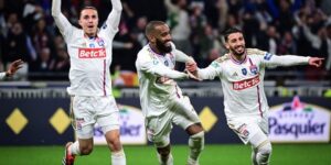 نادي ليون يسقط إلى الدرجة الثانية مؤقتا