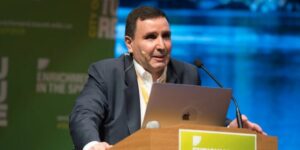 في تصريح للموعد اليومي كمال يوسف تومي: إدراج المقاولاتية في الطاقة الشمسية ضمن المناهج الجامعية لتعزيز الابتكار والتنمية المستدامة في الجزائر